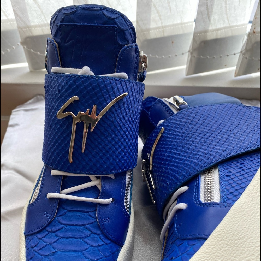 Giuseppe Zanotti mid python blue logo strap